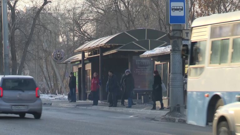 В Иркутске в частном общественном транспорте часто нарушают нормы наименования остановок